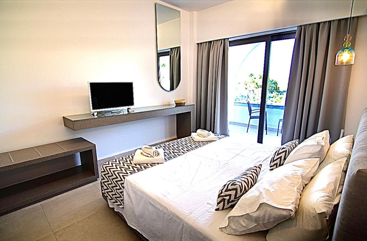 Happy Days Hotel, Adults Only Theologos  Bagian luar foto